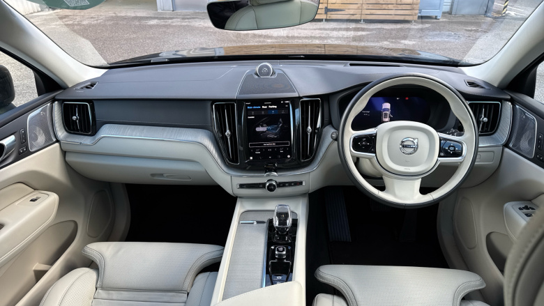 Volvo XC60 2.0 B5P Ultra Dark 5dr AWD Geartronic Petrol Estate